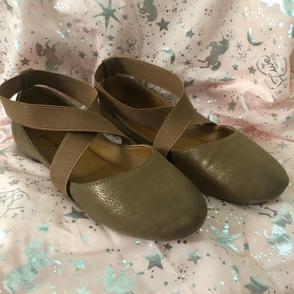 Lucky Brand Flats - Picture 2 of 3